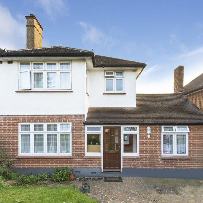 4 bedroom semi-detached house to rent - Photo 1