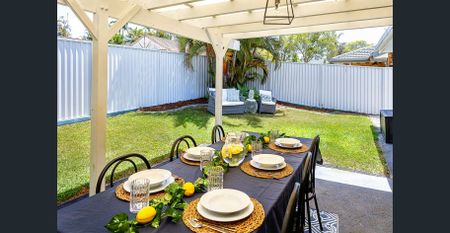 Bright, Spacious & Ideally Located—Your Perfect Mudgeeraba Home - Photo 3