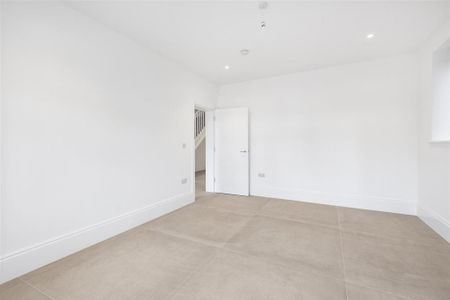 5 bedroom semi-detached house to rent - Photo 5