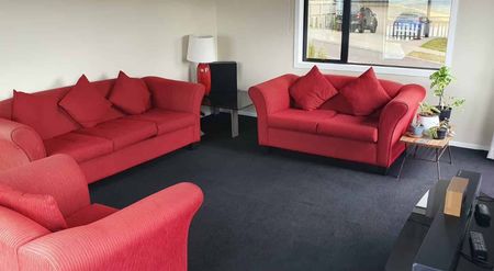 Single Level 4 Bedroom Home in Grenada Village - Photo 2