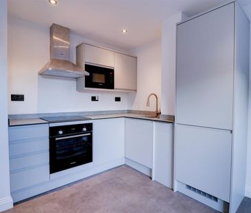 2 BED Apartment To rent - Photo 6