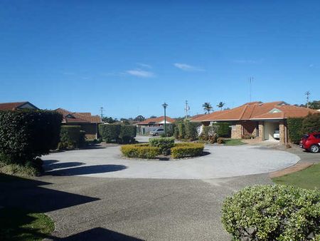 Welcome To Your Comfortable Family Home - Photo 5