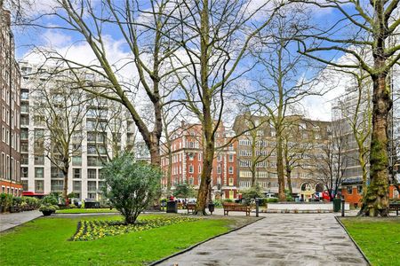 Contemporary 1 bedroom apartment, overlooking a pretty garden square, in a well maintained modern building with 24/7 concierge. - Photo 3