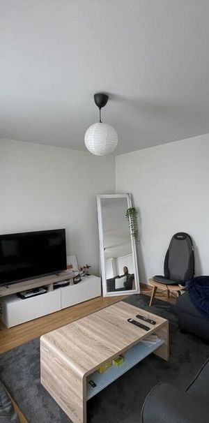 In the very center - Photo 1