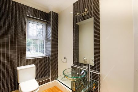 4 bedroom detached house to rent - Photo 5