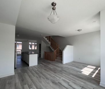 For Lease - 45 Red Maple Lane, Barrie, Ontario - Photo 4