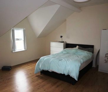 Apt 2 10 The Mount - Photo 4