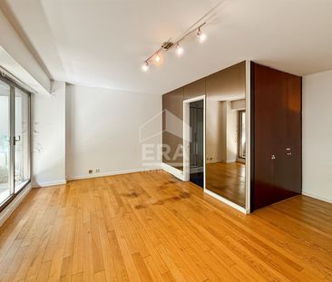Grand studio avenue Foch avec balcon - Photo 2