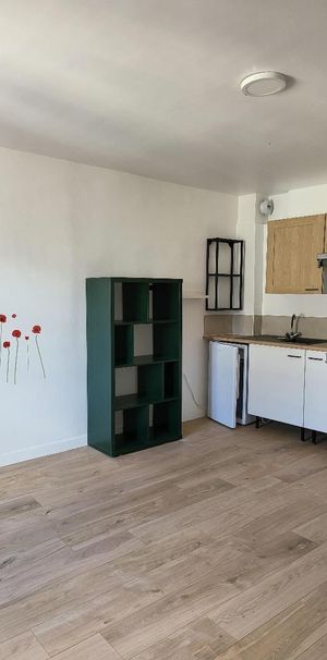 Location Appartement 1 pièce 19m² POITIERS 86000 - Photo 1