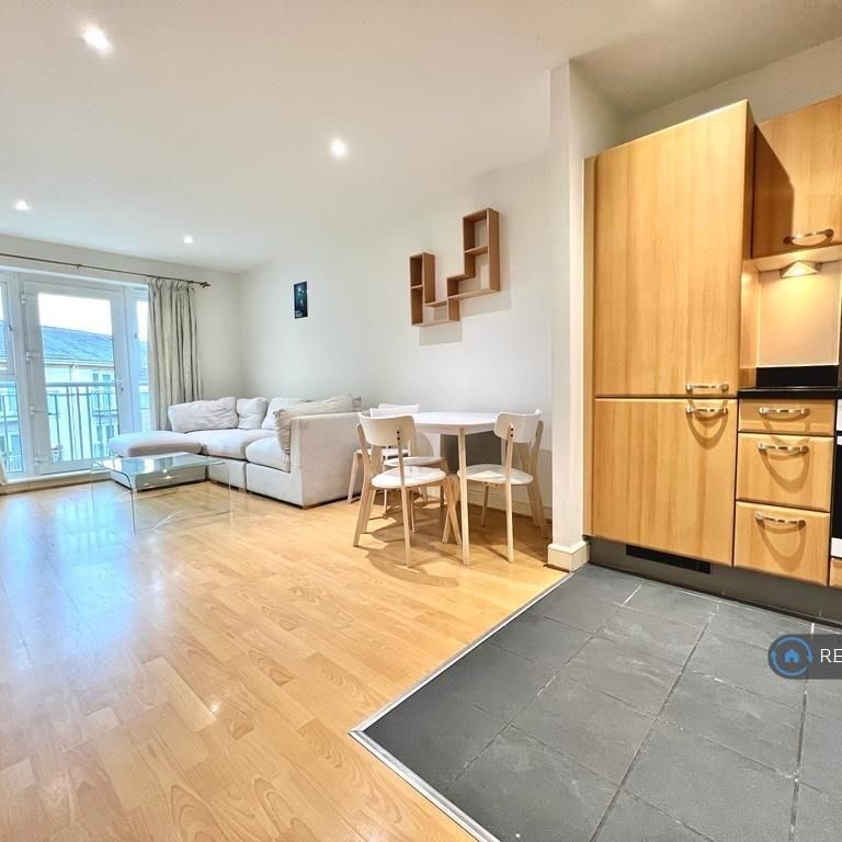 1 bedroom flat to rent - Photo 1