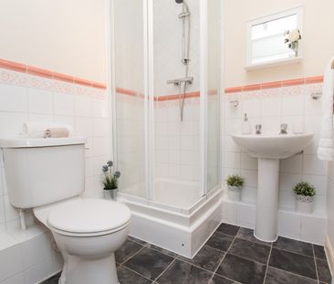 Maple House, Chapel Road, Redhill Town Centre - Photo 6