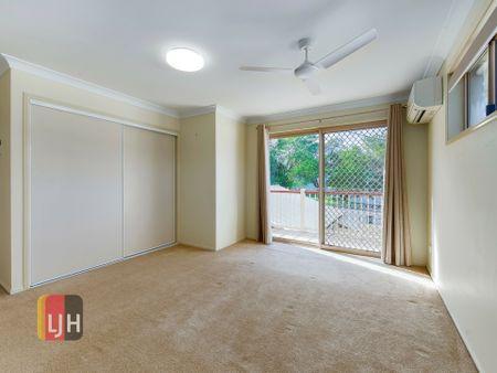 AIR CONDITIONED TWO BEDROOM TOWNHOUSE WITH COURTYARD - Photo 5