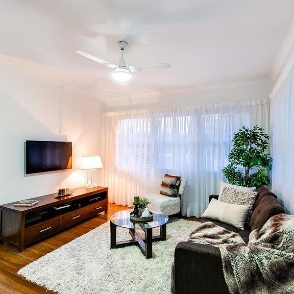 23 Newcastle Street, Fairfield QLD 4103 - House For Rent - $750 | Domain - Photo 1