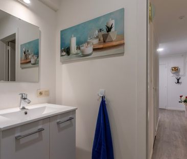 Volledig gerenoveerd twee-slaapkamerappartement in het centrum van ... - Photo 6