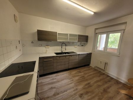 Location Appartement 3 pièces 68m² ROUBAIX 59100 - Photo 4