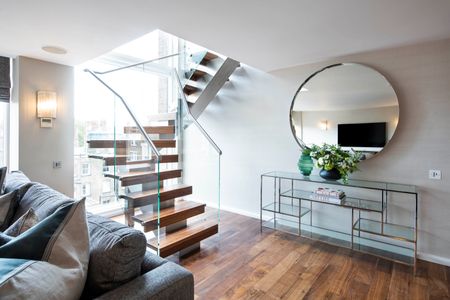 Luxury 3 bedroom penthouse apartment with terraces to rent in Kensington, London W8 - Photo 3