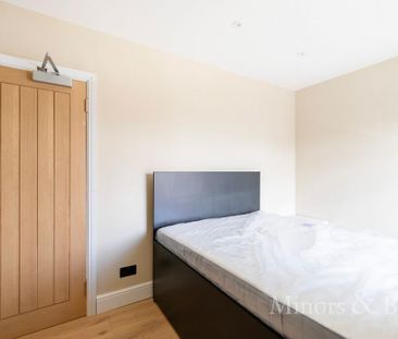 6 bedroom semi-detached house to rent - Photo 3