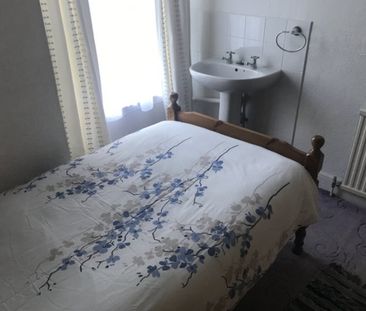 HOUSESHARE – Beautiful 7-bedroom detached house – Ryde Central - Photo 3