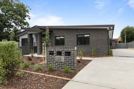 Modern, Low-Maintenance Townhouse in a Prime Page Pocket - Photo 4