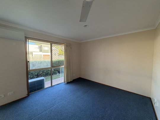 Beautifuly Presented Single Level, Villa Style Unit - Photo 1