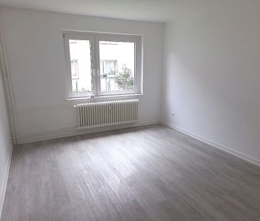 Sanierung 2-Zimmer-Erdgeschosswohnung Für Besichtigungen bitte erst ab Mitte Oktober bei uns melden! - Photo 2