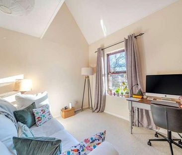 Alterton Close, Woking, GU21 - Photo 6