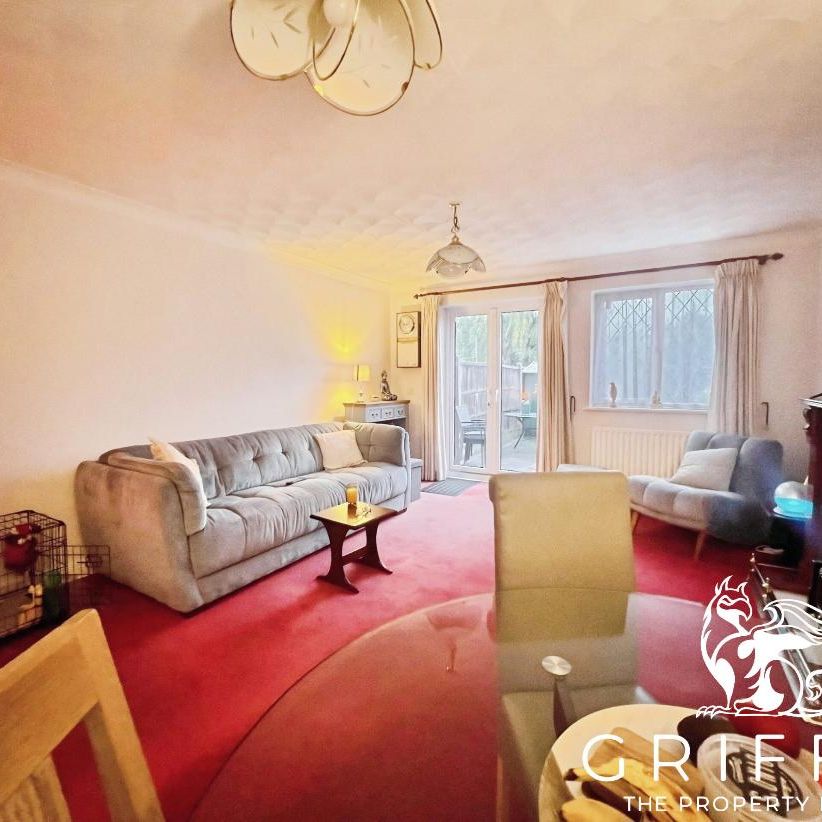 London Road, Grays, RM17 - Photo 1