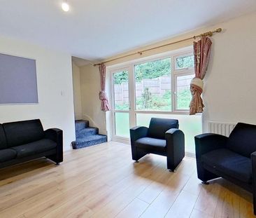 4 bedroom semi-detached house to rent - Photo 1