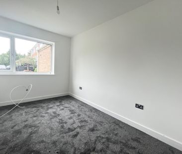 Westeria close, Birmingham, B36 - Photo 2