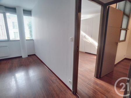 Location Appartement 3 pièces 74m² TROYES 10000 - Photo 3