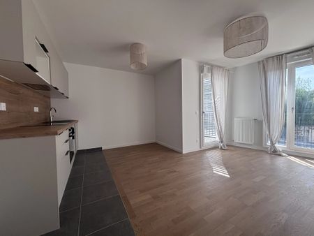 Location Appartement 2 pièces 45m² RUEIL MALMAISON 92500 - Photo 2