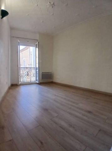 Location Autignac Maison de village quatre pièces avec terrasse - Photo 4