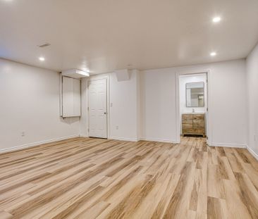 For Lease - 72 Nanaimo Crescent, Hamilton, Ontario - Photo 2