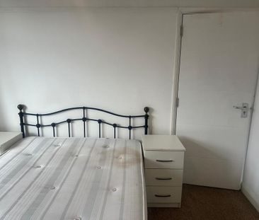 4 bedroom semi-detached house to rent - Photo 1