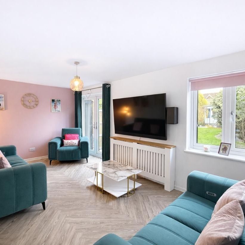 4 bed detached house to rent in Brockenhurst Way, Bicknacre, CM3 - Photo 1