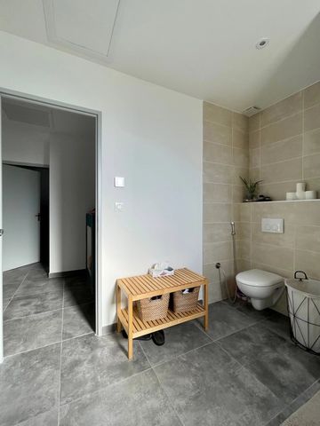 Location Maison 4 pièces 94m² CAROMB 84330 - Photo 5