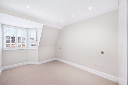 This newly refurbished modern three bedroom apartment offers style and charm whilst being on the desirable location of Sloane Square. - Photo 4