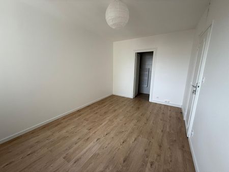 Location Appartement 5 pièces 95m² ORLEANS 45100 - Photo 2