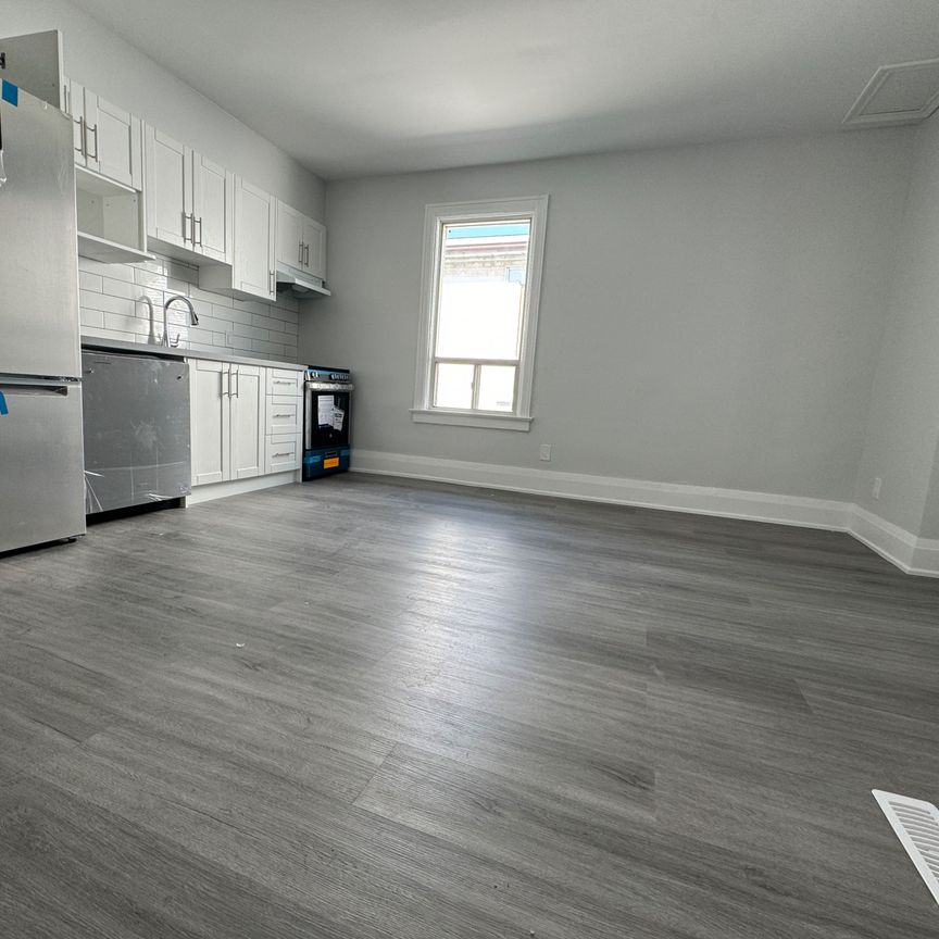 For Lease - 68 woodington Avenue Unit# Upper, Toronto, Ontario - Photo 1