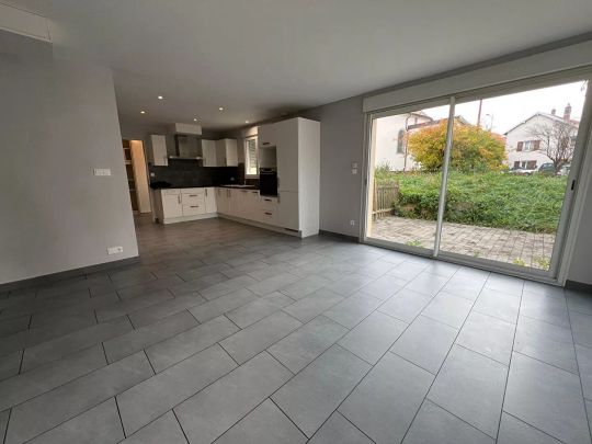 Maison Pouilley Francais 6 pièce(s) 114.69 m2 - Photo 1