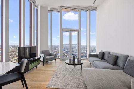 Manhattan Loft Gardens, 20 International Way, London - Photo 4