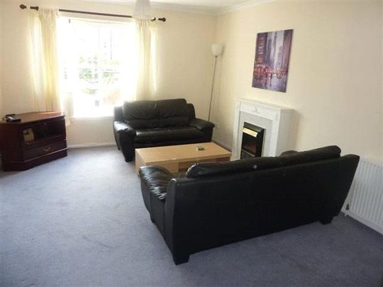 3 bedroom flat to rent - Photo 1