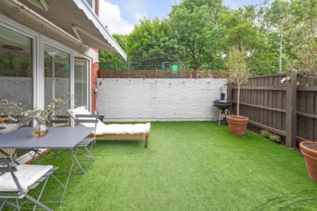 4 Bed Maisonette, Goulden House, SW11 - Photo 4