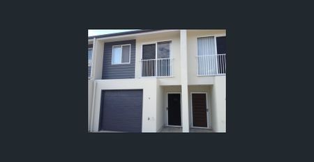 MODERN & F -ULLY FURNISHED 3-BED, 2-BATH TOWNHOUSE! - - Photo 4