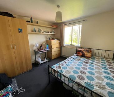 4 bedroom terraced house to rent - Photo 3