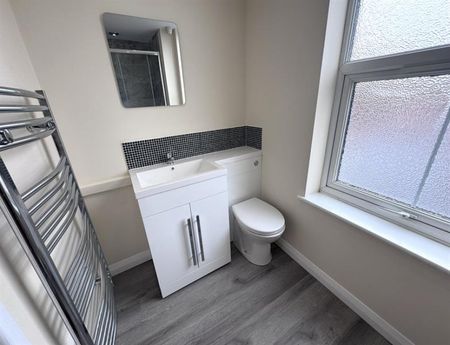 1 Bedroom Apartment To Let - Photo 5