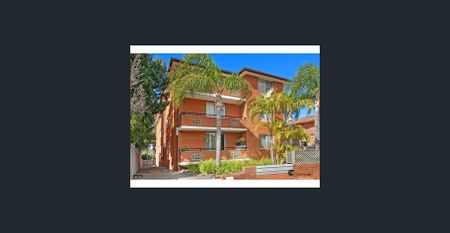 SPACIOUS LIVING IN IDEAL LOCATION !!! - Photo 4