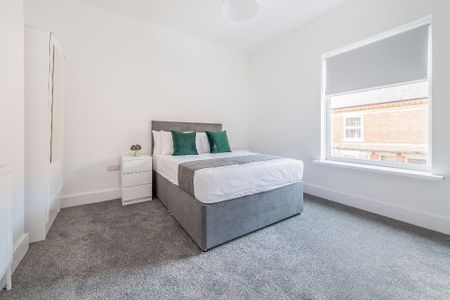 3 bedroom terraced house to rent - Photo 3