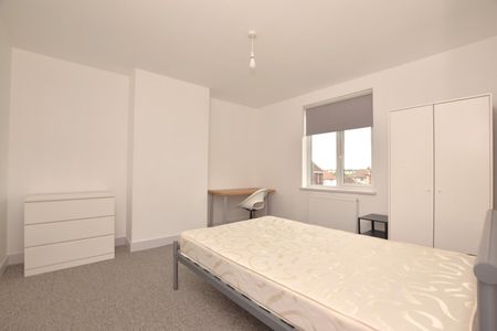 4 Bed Semi-Detached House, Northville Road, BS7 - Photo 2