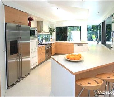 $720 For 3 bedrooms at CLEVELAND Lovely family home available now - Photo 6